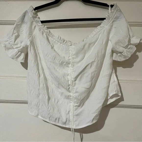 White Lightweight Off the Shoulder Crop Top with Adjustable Ruching NWOT - Picture 5 of 13